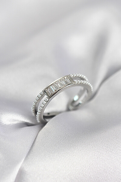 Baget Zirkon Taşlı Gümüş Renk İncili Kadın Yüzük