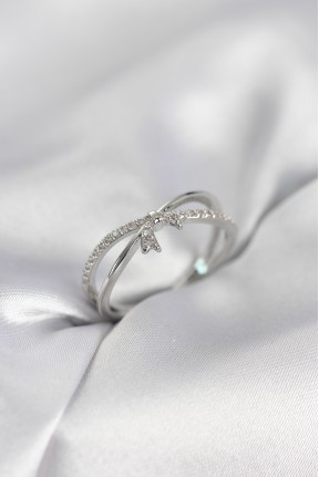 Gümüş Renk Zirkon Taşlı Fiyonk Model Kadın Yüzük Gümüş Renk Zirkon Taşlı Fiyonk Model Kadın Yüzük