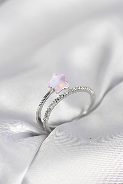 Gümüş Renk Zirkon Taşlı Pembe Halley Model Kadın Yüzük Gümüş Renk Zirkon Taşlı Pembe Halley Model Kadın Yüzük