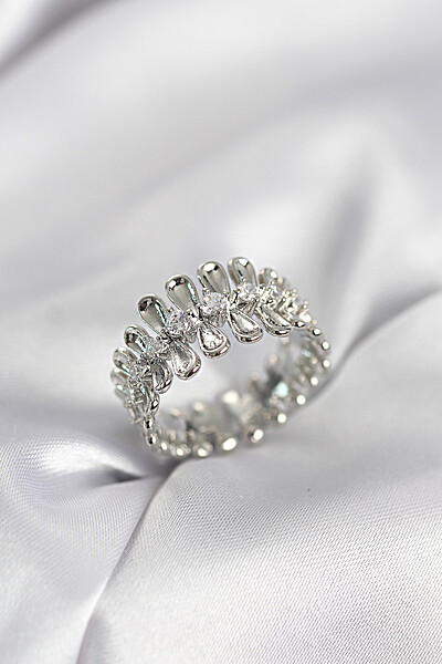 Gümüş Renk Zirkon Taşlı Sıralı Damla Model Kadın Yüzük Gümüş Renk Zirkon Taşlı Sıralı Damla Model Kadın Yüzük