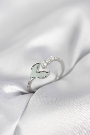 Gümüş Renk Balık Kuyruğu Model Kadın Yüzük Gümüş Renk Balık Kuyruğu Model Kadın Yüzük