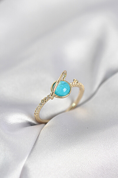 Gold Renk Zirkon Taşlı Satürn Model Kadın Yüzük Gold Renk Zirkon Taşlı Satürn Model Kadın Yüzük