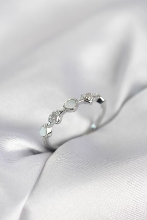 Gümüş Renk Minimal Kalp Model Zirkon Taşlı Pirinç Kadın Yüzük Gümüş Renk Minimal Kalp Model Zirkon Taşlı Pirinç Kadın Yüzük