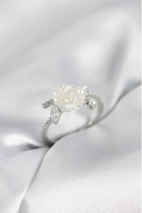 Gümüş Renk Gül Model Zirkon Taşlı Kadın Yüzük Gümüş Renk Gül Model Zirkon Taşlı Kadın Yüzük