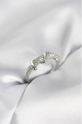 Gümüş Renk Zirkon Taşlı Sarmal Yılan Model Kadın Yüzük Gümüş Renk Zirkon Taşlı Sarmal Yılan Model Kadın Yüzük