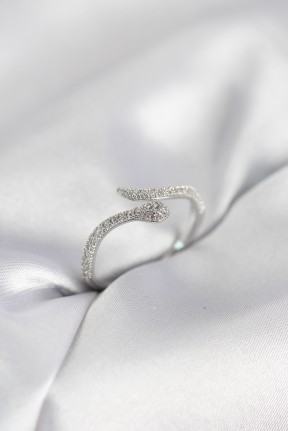 Gümüş Renk Yılan Model Zirkon Taşlı Kadın Yüzük Gümüş Renk Yılan Model Zirkon Taşlı Kadın Yüzük