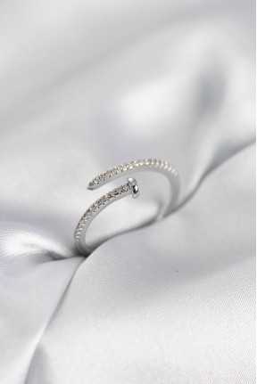 çivi Model Zirkon Taşlı Gümüş Renk Kadın Yüzük çivi Model Zirkon Taşlı Gümüş Renk Kadın Yüzük