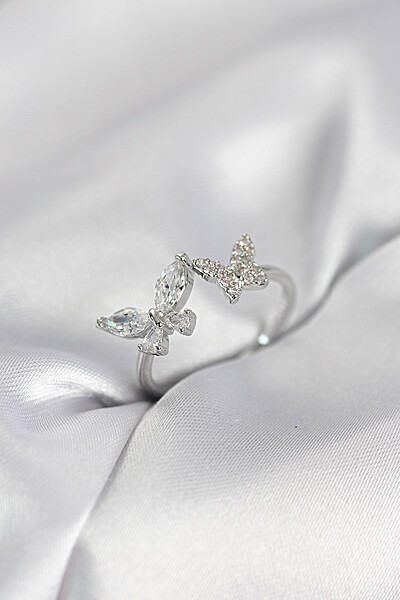 Kelebek Model Zirkon Taşlı Gümüş Renk Kadın Yüzük Kelebek Model Zirkon Taşlı Gümüş Renk Kadın Yüzük