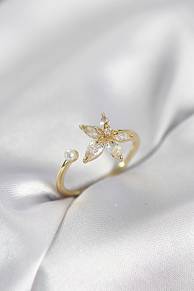 Lotus Model Zirkon Taşlı Gold Renk Kadın Yüzük Lotus Model Zirkon Taşlı Gold Renk Kadın Yüzük