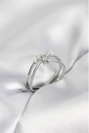 Gümüş Renk İncili Yıldız Model Zirkon Taşlı Kadın Yüzük