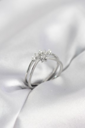 Gümüş Renk İncili Yıldız Model Zirkon Taşlı Kadın Yüzük Gümüş Renk İncili Yıldız Model Zirkon Taşlı Kadın Yüzük