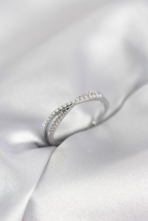 İncili Ve Zirkon Taşlı Gümüş Renk Kadın Yüzük İncili Ve Zirkon Taşlı Gümüş Renk Kadın Yüzük