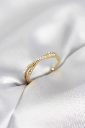 İncili Ve Zirkon Taşlı Gold Renk Kadın Yüzük İncili Ve Zirkon Taşlı Gold Renk Kadın Yüzük