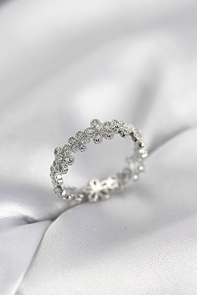 Gümüş Renk Sıralı çiçek Model Zirkon Taşlı Kadın Yüzük Gümüş Renk Sıralı çiçek Model Zirkon Taşlı Kadın Yüzük