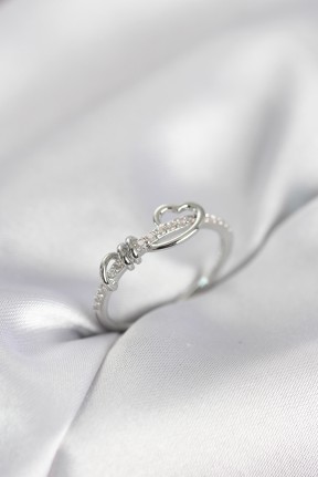 Sarmal Kalp Model Zirkon Taşlı Gümüş Renk Kadın Yüzük