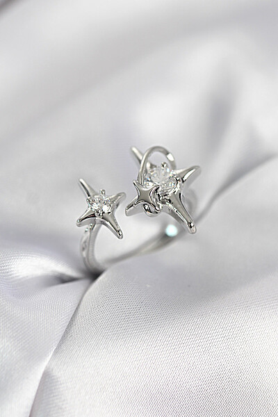 Gümüş Renk Kutup Yıldızı Model Zirkon Taşlı Kadın Yüzük