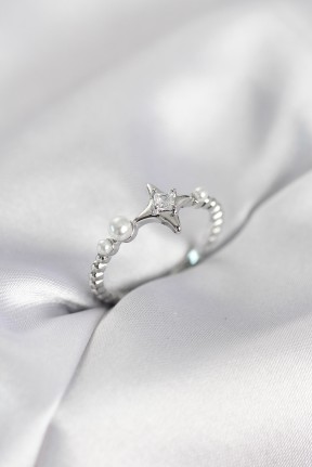 Minimal Kutup Yıldızı Model Zirkon Taşlı Gümüş Renk Kadın Yüzük Minimal Kutup Yıldızı Model Zirkon Taşlı Gümüş Renk Kadın Yüzük