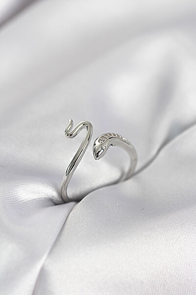 Gümüş Renk Yılan Model Zirkon Taşlı Kadın Yüzük Gümüş Renk Yılan Model Zirkon Taşlı Kadın Yüzük