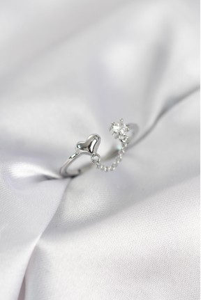 Zincir Sallantılı Kalp Model Gümüş Renk Kadın Yüzük