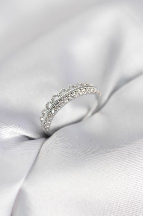 Motif Desenli Gümüş Renk Zirkon Taşlı Kadın Yüzük Motif Desenli Gümüş Renk Zirkon Taşlı Kadın Yüzük