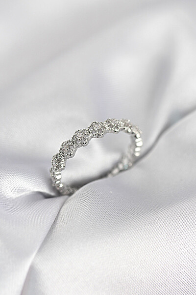 Sıralı çiçek Model Gümüş Renk Zirkon Taşlı Kadın Yüzük