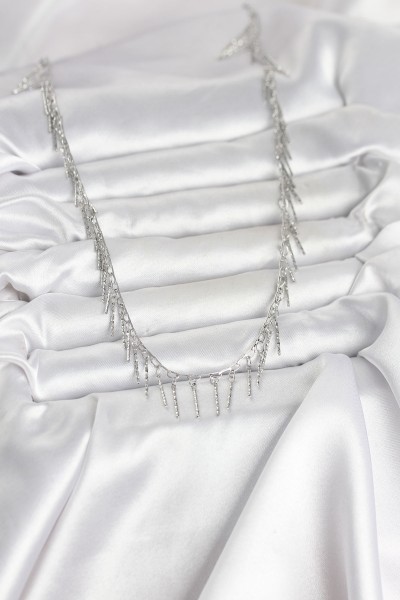 Pirinç Gümüş Renk Saçaklı Model Kadın Kolye