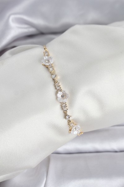 Baget Zirkon Taşlı çiçek Model Gold Renk Asansörlü Kadın Bileklik Baget Zirkon Taşlı çiçek Model Gold Renk Asansörlü Kadın Bileklik