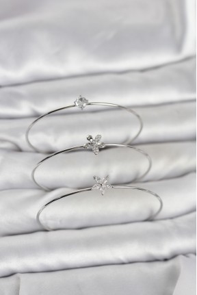 Gümüş Renk Zirkon Taşlı Pirinç 3'lü Kadın Bileklik Kombini Gümüş Renk Zirkon Taşlı Pirinç 3'lü Kadın Bileklik Kombini