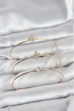 Zirkon Taşlı Gold Renk Yonca Model 3'lü Kadın Bileklik Kombini Zirkon Taşlı Gold Renk Yonca Model 3'lü Kadın Bileklik Kombini