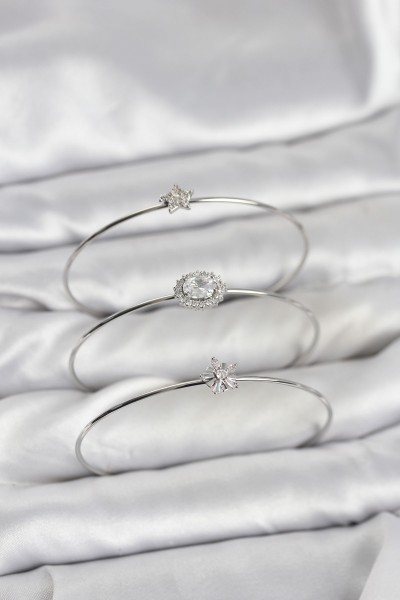 Zirkon Taşlı Gümüş Renk Tek Taş Model 3'lü Kadın Bileklik Kombini Zirkon Taşlı Gümüş Renk Tek Taş Model 3'lü Kadın Bileklik Kombini