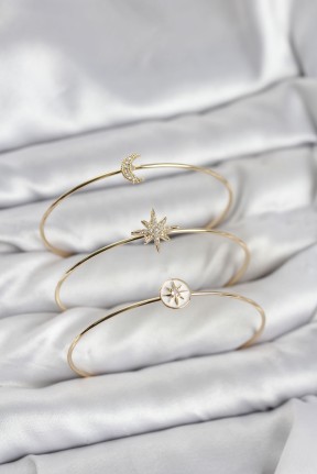 Gold Renk Zirkon Taşlı Kutup Yıldızı Model 3'lü Kadın Bileklik Kombini Gold Renk Zirkon Taşlı Kutup Yıldızı Model 3'lü Kadın Bileklik Kombini