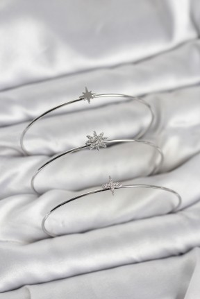 Zirkon Taşlı Kutup Yıldızı Model Gümüş Renk 3'lü Kadın Bileklik Kombini Zirkon Taşlı Kutup Yıldızı Model Gümüş Renk 3'lü Kadın Bileklik Kombini