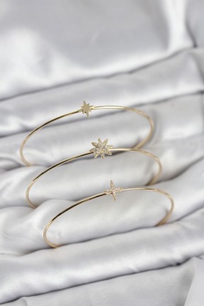 Zirkon Taşlı Kutup Yıldızı Model Gold Renk 3'lü Kadın Bileklik Kombini Zirkon Taşlı Kutup Yıldızı Model Gold Renk 3'lü Kadın Bileklik Kombini
