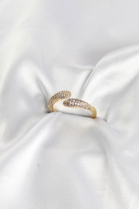 Zirkon Taşlı Gold Renk Pirinç Yüzük Zirkon Taşlı Gold Renk Pirinç Yüzük
