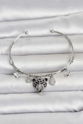 Pirinç Gümüş Renk Leopar Detaylı Charmlı Kadın Bileklik Pirinç Gümüş Renk Leopar Detaylı Charmlı Kadın Bileklik