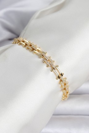 Pirinç Gold Renk Kare Zincir Model Zirkon Taşlı Kadın Bileklik Pirinç Gold Renk Kare Zincir Model Zirkon Taşlı Kadın Bileklik