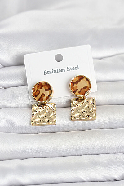 316l çelik Gold Renk Leopar Desenli Plaka Model Kadın Küpe 316l çelik Gold Renk Leopar Desenli Plaka Model Kadın Küpe