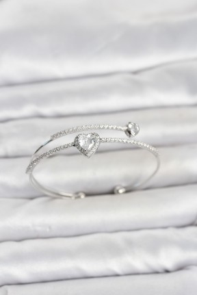 Pirinç Gümüş Renk Kalp Model Zirkon Taşlı Kadın Bileklik Pirinç Gümüş Renk Kalp Model Zirkon Taşlı Kadın Bileklik