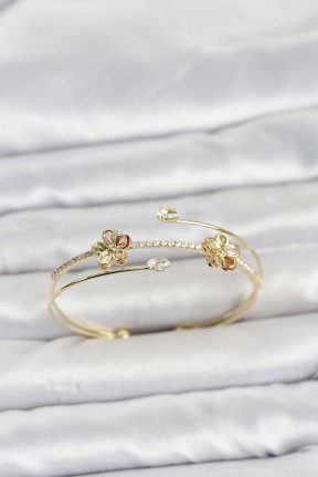 Gold Renk Pirinç Zirkon Taşlı çiçek Model Kadın Bileklik Gold Renk Pirinç Zirkon Taşlı çiçek Model Kadın Bileklik