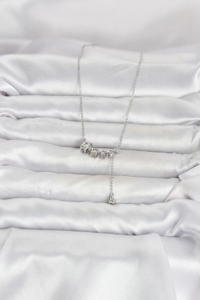 Pirinç Gümüş Renk Minimal Sallantılı Yıldız Model Kadın Kolye